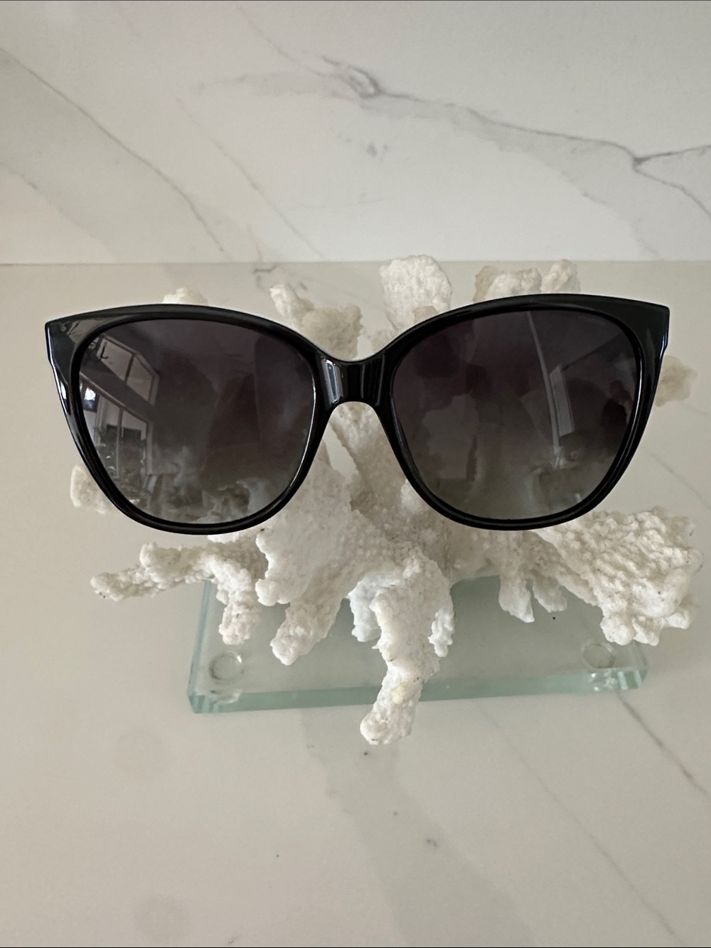 Fossil Black Cat-Eye Sunglasses with Dark Gradient Lenses